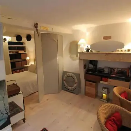 شقة Centre Vieux-port Avec Patio Prive Au Calme *