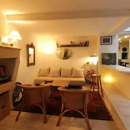 Apartment Centre Vieux-port Avec Patio Prive Au Calme La Rochelle (Charente-Maritime)